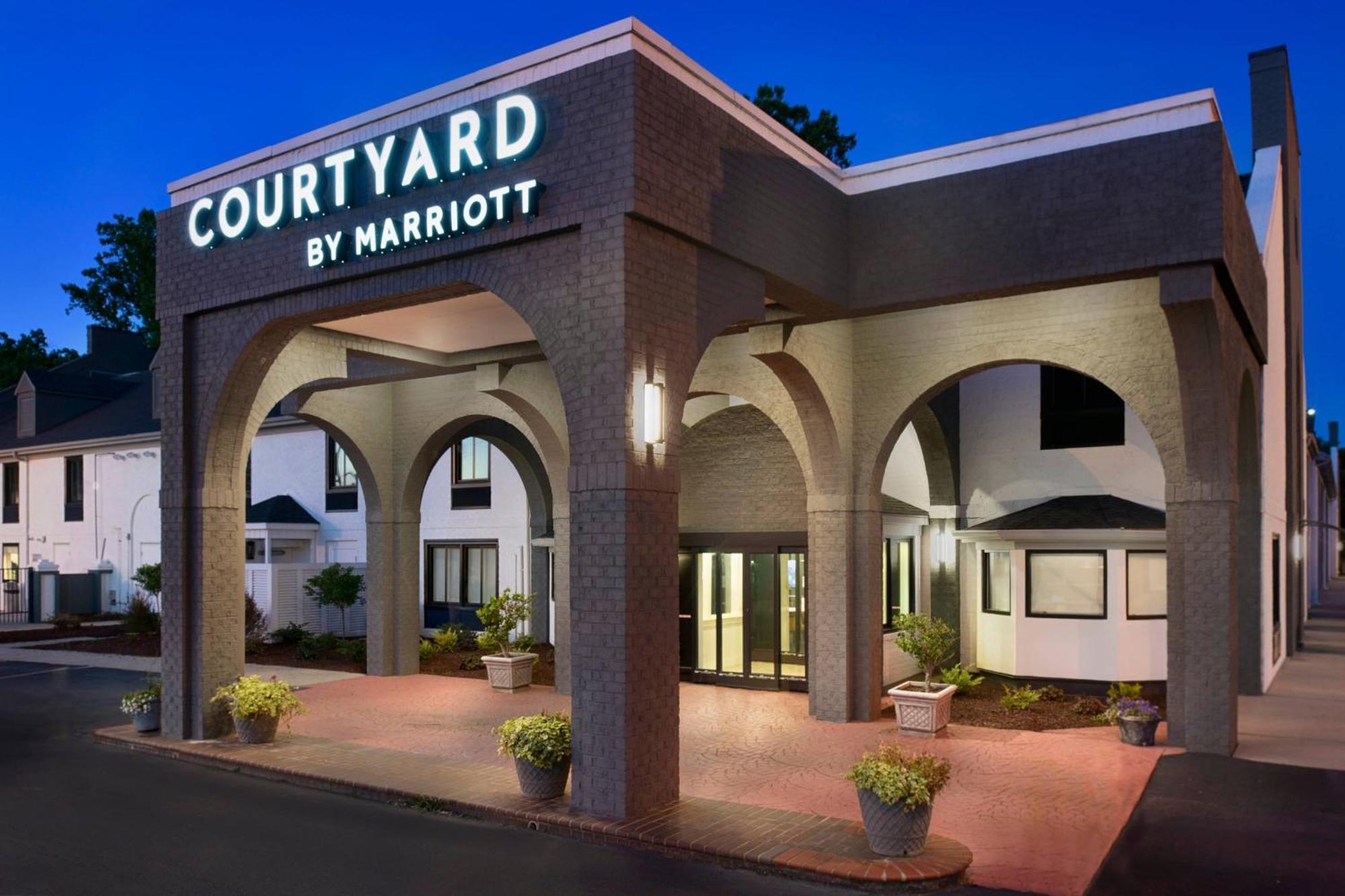 Courtyard Winston-Salem University Экстерьер фото